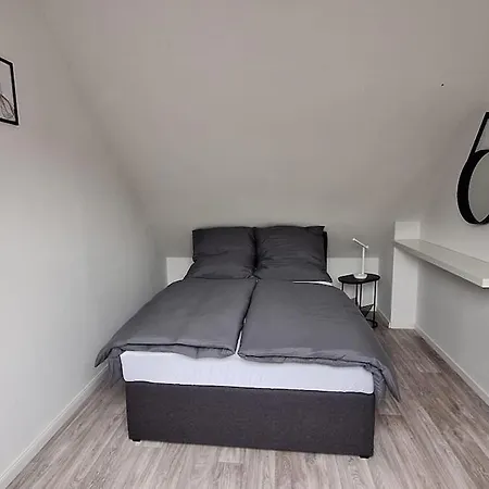 Modern Near Airport *